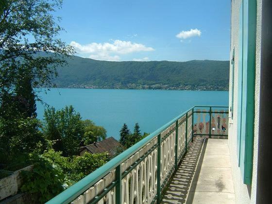 Villa Le Lac Cottage Au Bord Du Lac D'Annecy - Chambre Chez L'Habitant - Les Terrasses Du Lac Veyrier-du-Lac Dış mekan fotoğraf